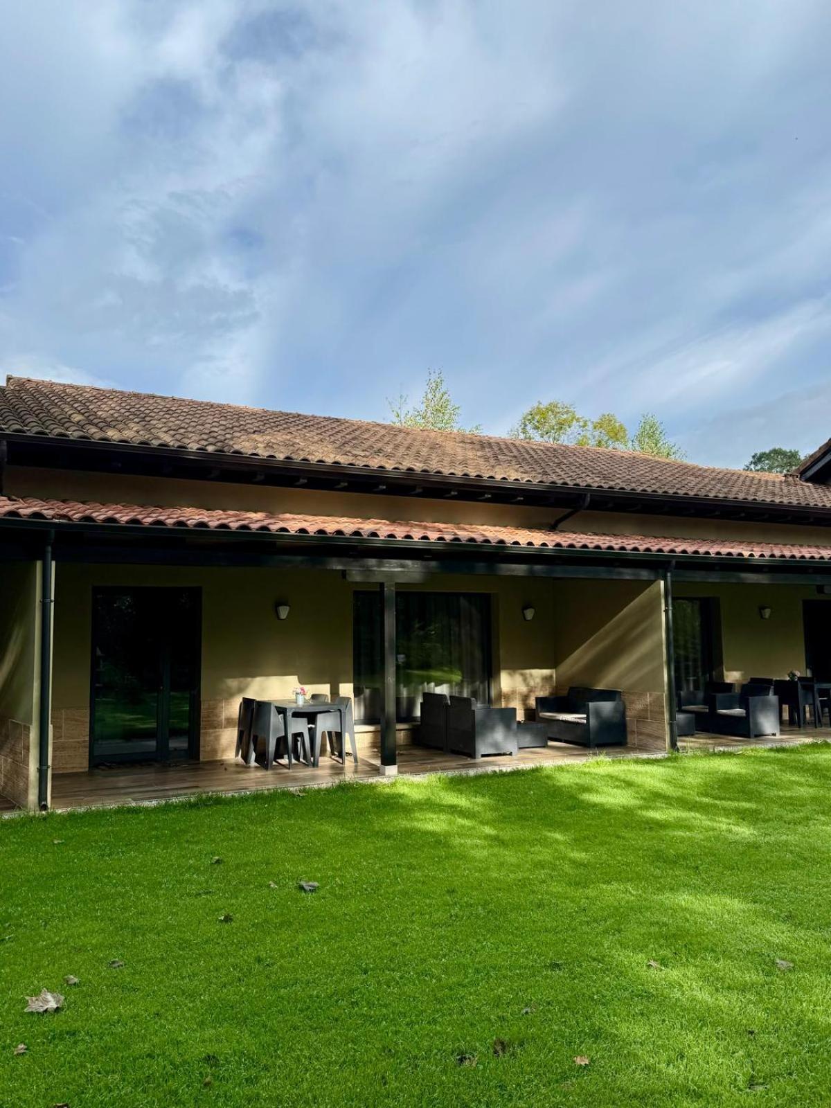 Complejo Turistico Les Cotolles Apartment กังกัส เด โอนิส ภายนอก รูปภาพ