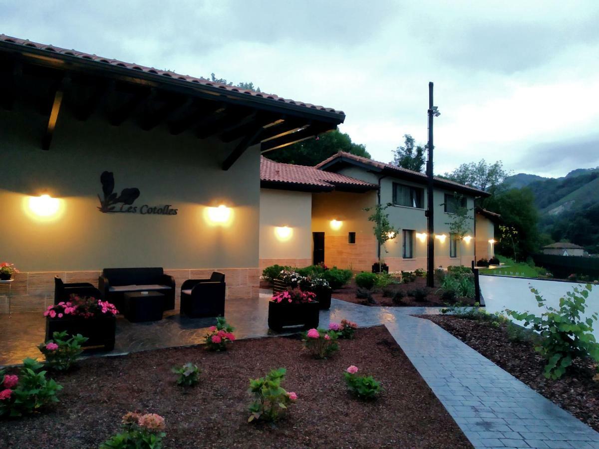 Complejo Turistico Les Cotolles Apartment กังกัส เด โอนิส ภายนอก รูปภาพ